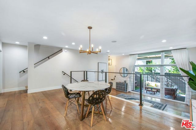 5326 Fairview Boulevard, Los Angeles CA: https://media.crmls.org/mediaz/10ad5111-7fa4-459b-b77d-40d6dbee0aa5.jpg