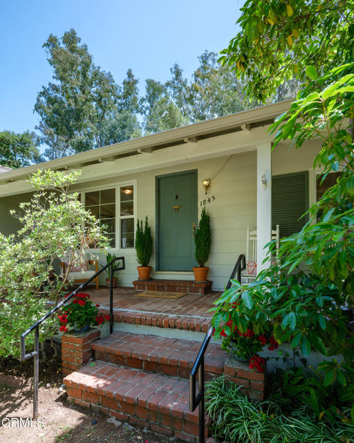 Detail Gallery Image 2 of 73 For 1845 Oakwood Ave, Glendale,  CA 91208 - 2 Beds | 2 Baths
