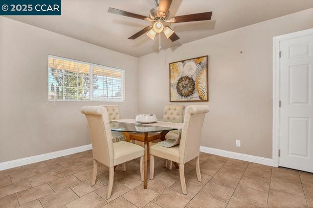 417 Lynn Ave, Antioch CA: https://media.crmls.org/mediaz/10addcb5-fe9e-4ae6-a9bb-be57c50079ad.jpg
