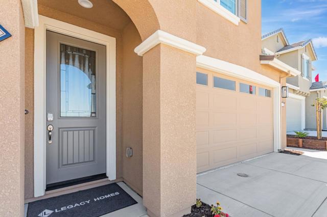 1143 Coyote Peak Way, Hollister CA: https://media.crmls.org/mediaz/10ade20c-d40b-406e-9e7d-46ffdfeb0881.jpg