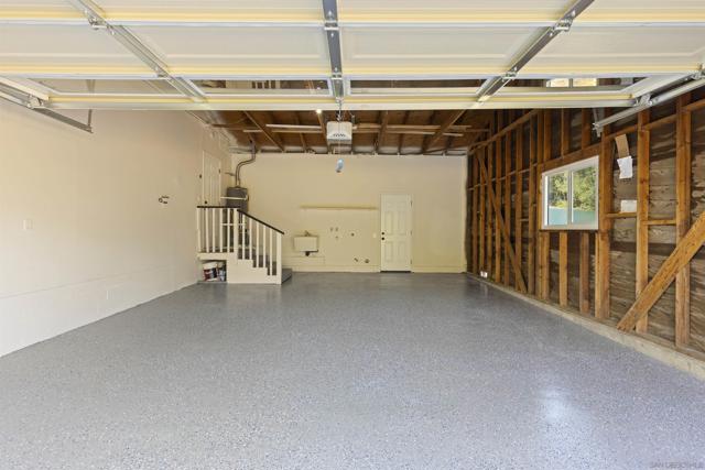 1217 Monte Vista Dr, Vista CA: https://media.crmls.org/mediaz/10ae1df0-1104-4f0d-8cc4-619855462373.jpg