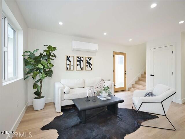 Detail Gallery Image 1 of 11 For 7219 Fallbrook Ave, West Hills,  CA 91307 - 3 Beds | 3/1 Baths