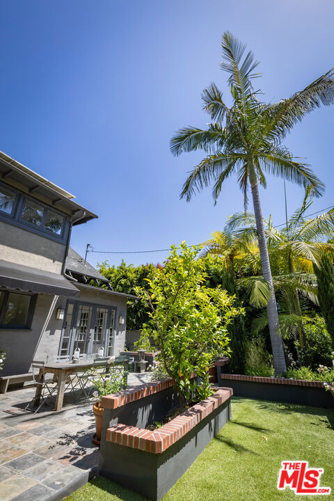 1957 Canyon Drive, Los Angeles CA: https://media.crmls.org/mediaz/10af0175-796f-4807-8ef8-17446d3fa49e.jpg