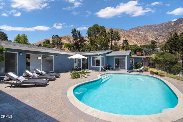 3345 Rubio Crest Drive, Altadena CA: https://media.crmls.org/mediaz/10af4893-708f-4b8e-9bef-6294c137fdf1.jpg