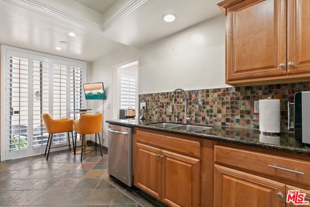 17130 Burbank Boulevard, Encino CA: https://media.crmls.org/mediaz/10afa839-3fb7-425d-967a-122d0ec9fcae.jpg
