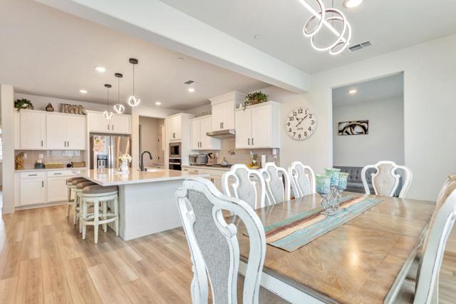 172 Vienna Way, Hollister CA: https://media.crmls.org/mediaz/10afb486-023b-413a-b1b4-e0319ca6db99.jpg