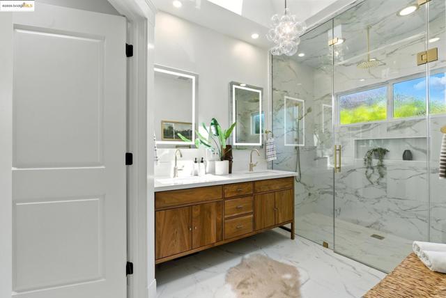1020 Channing Ave, Palo Alto CA: https://media.crmls.org/mediaz/10b1fd04-742e-45a6-94cb-12b58500ccff.jpg