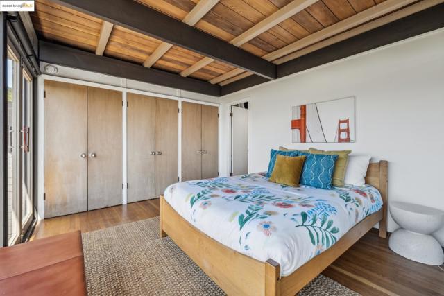 5855 Chelton Dr, Oakland CA: https://media.crmls.org/mediaz/10b20896-eedf-43d6-bf70-1e7eb35e2d36.jpg