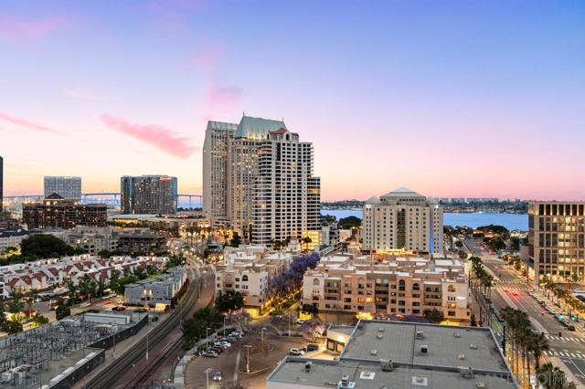888 W E St, San Diego CA: https://media.crmls.org/mediaz/10b27b37-3f9d-45dd-9018-a1e5a7192ffd.jpg