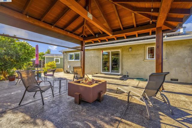 5706 Willkie Pl, Fremont CA: https://media.crmls.org/mediaz/10b30ec6-5c94-46e4-aafc-867f324b1ebc.jpg