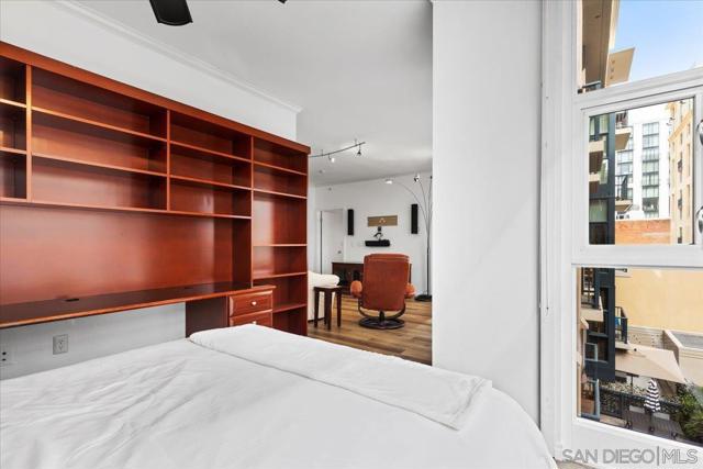 530 K St, San Diego CA: https://media.crmls.org/mediaz/10b3a019-380b-4cd9-abb5-93a7d223b615.jpg