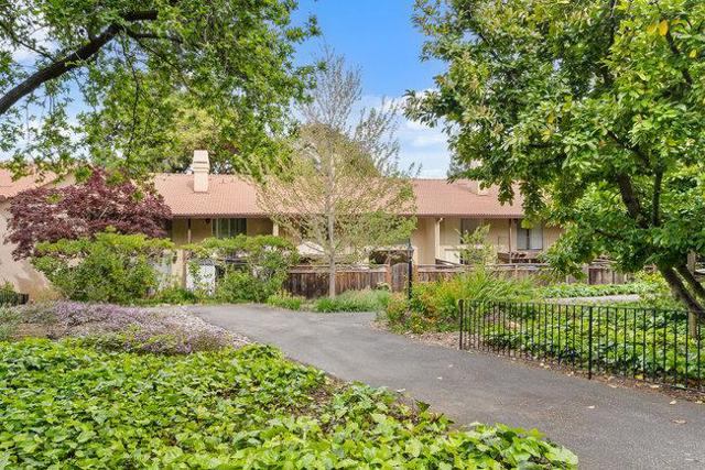 18400 Overlook Road, Los Gatos CA: https://media.crmls.org/mediaz/10b4228e-49a8-4997-9e40-2b74261408d4.jpg