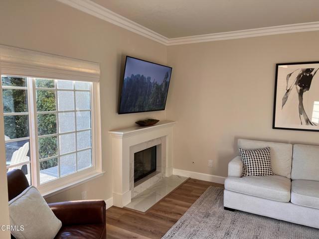 Detail Gallery Image 6 of 24 For 224 Country Club Dr #C,  Simi Valley,  CA 93065 - 2 Beds | 2/1 Baths