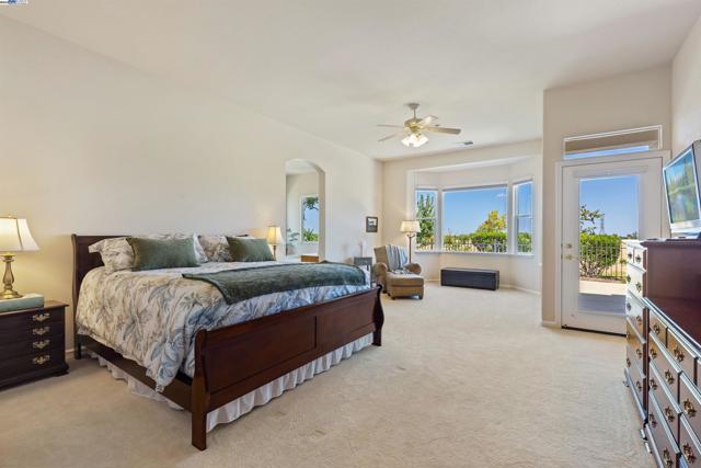 1505 Bismarck Ln, Brentwood CA: https://media.crmls.org/mediaz/10b55785-0c8d-4828-8c65-308a0aff2e7e.jpg