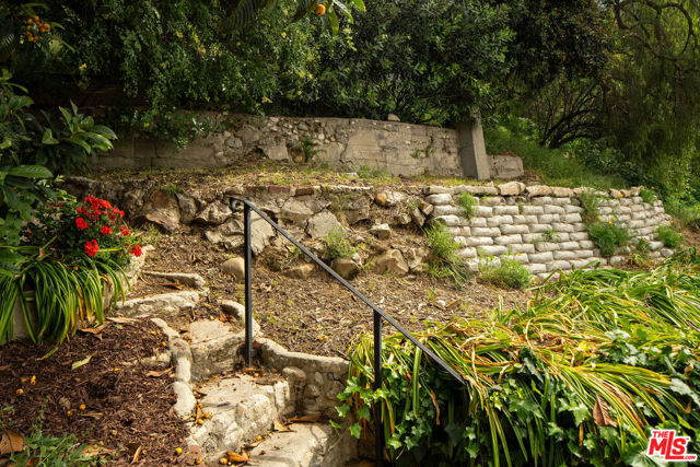 Image 18 of 24 For 2354 Landa Street