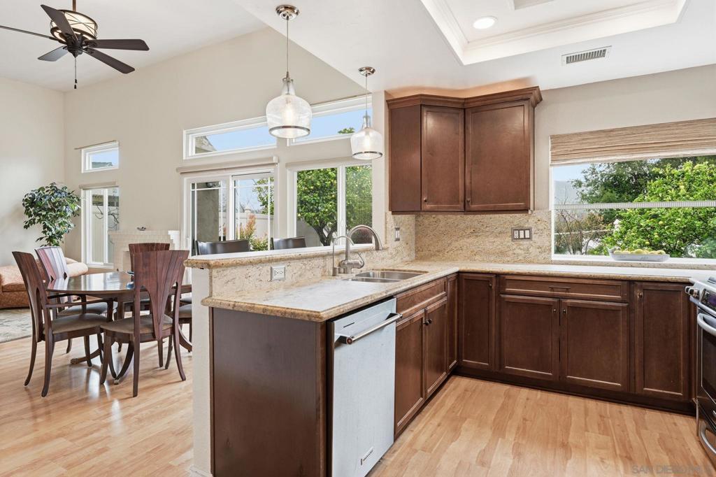 10847 Matinal Cir - photo 11