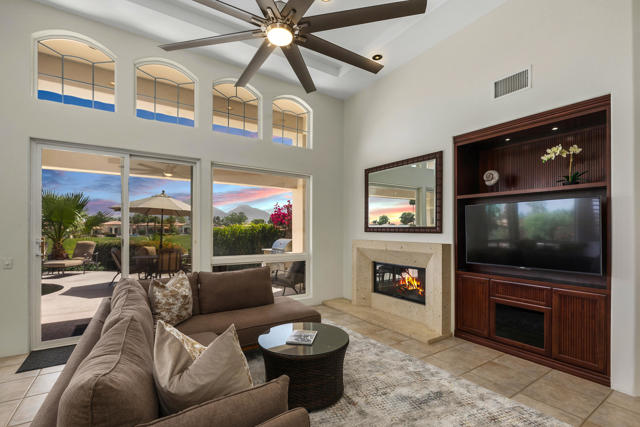 Image 5 of 44 For 48540 Capistrano Way