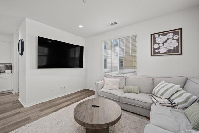 1235 Via Lucero, Oceanside CA: https://media.crmls.org/mediaz/10b92b36-0612-4177-a2aa-36d5fff86e27.jpg