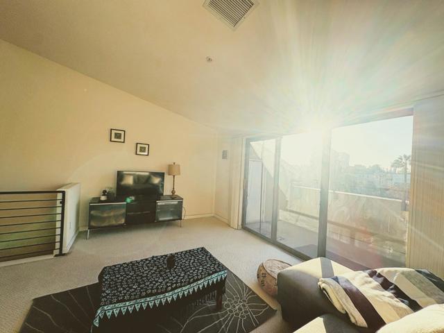 400 N 1st Street, San Jose CA: https://media.crmls.org/mediaz/10ba88b4-0c98-4f67-beaa-99414470aaae.jpg