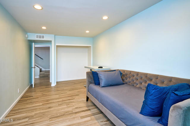 Detail Gallery Image 24 of 58 For 886 Winding Way Dr, Ventura,  CA 93001 - 2 Beds | 2/1 Baths