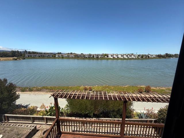 159 Port Royal Avenue, Foster City CA: https://media.crmls.org/mediaz/10baa7e6-ac8a-42ee-8dbc-e98c85797eae.jpg