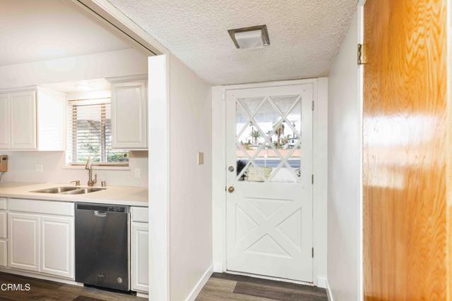 Detail Gallery Image 5 of 32 For 5725 Olive Dr, Bakersfield,  CA 93308 - 3 Beds | 2 Baths