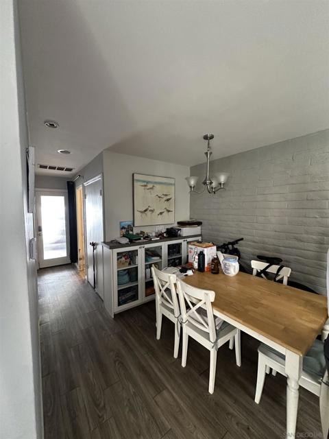 1943 45 Coast Blvd, Del Mar CA: https://media.crmls.org/mediaz/10bc02a9-1aa7-4476-948f-39aeee63063f.jpg