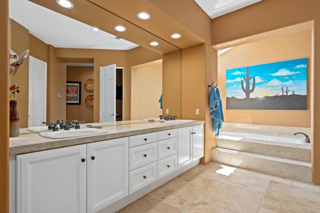 79885 Liga, La Quinta CA: https://media.crmls.org/mediaz/10bc28f6-afc6-492b-9346-43b75ad5e3b3.jpg
