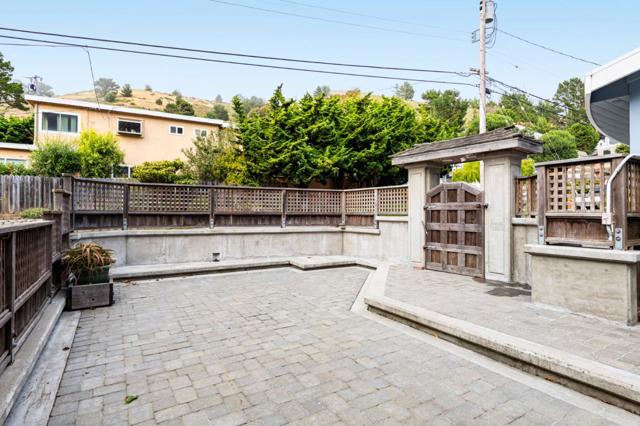714 Rockaway Beach Avenue, Pacifica CA: https://media.crmls.org/mediaz/10bc431a-dece-456f-88d6-bf7d41c2aaa4.jpg
