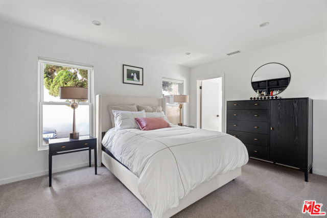 6129 W 76th Street, Los Angeles CA: https://media.crmls.org/mediaz/10bd36df-8569-4729-a884-f40ac46b9b39.jpg