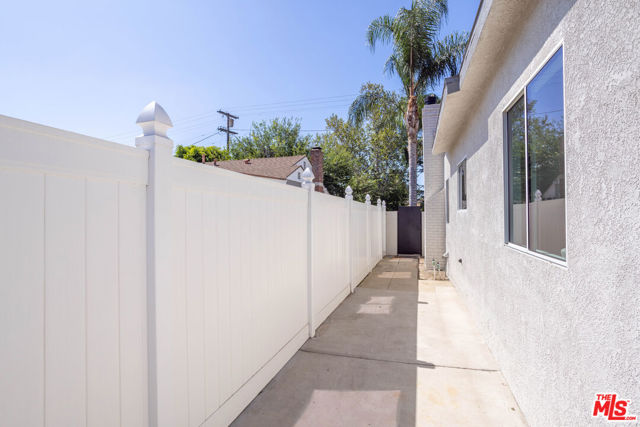 15065 Vose Street, Van Nuys CA: https://media.crmls.org/mediaz/10bd3bc2-d65b-44b4-ba11-5dbc1dcd643f.jpg