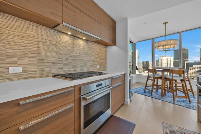 888 E St, San Diego, California 92101, 2 Bedrooms Bedrooms, ,2 BathroomsBathrooms,Condominium,For Sale,E St,250017165SD