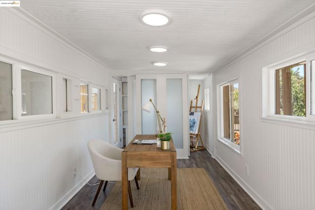 769 Santa Ray Ave, Oakland CA: https://media.crmls.org/mediaz/10bdeb7a-e350-4fca-a344-ffd25a78adc0.jpg
