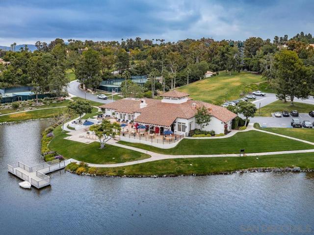 17116 Paseo Hermosa, Rancho Santa Fe CA: https://media.crmls.org/mediaz/10bdfdf7-bf7d-49f9-a3e8-9a0114bc2f6b.jpg