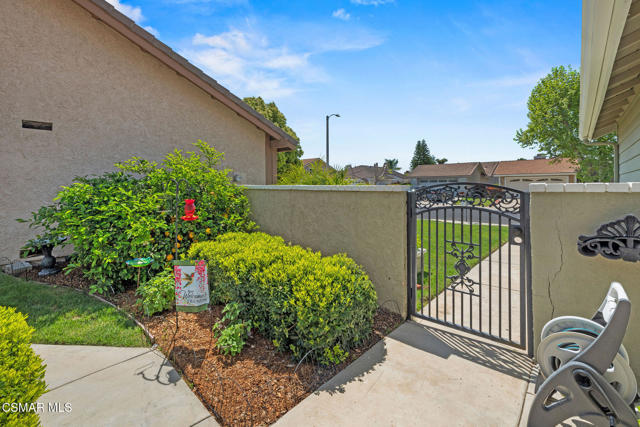 4570 N Vistapark Drive, Moorpark CA: https://media.crmls.org/mediaz/10be35a2-30e9-45d5-a1a6-d86ad5b82578.jpg