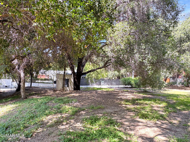 22950 Humming Bird Way, Calabasas CA: https://media.crmls.org/mediaz/10be5611-e7a0-438e-8675-816171347d42.jpg