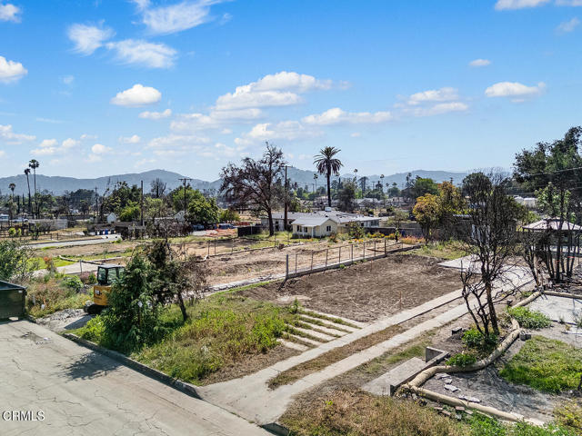 2669 Glen Ave, Altadena CA: https://media.crmls.org/mediaz/10be74ee-ec0a-4aae-bee2-f5ce2d8f7f9a.jpg