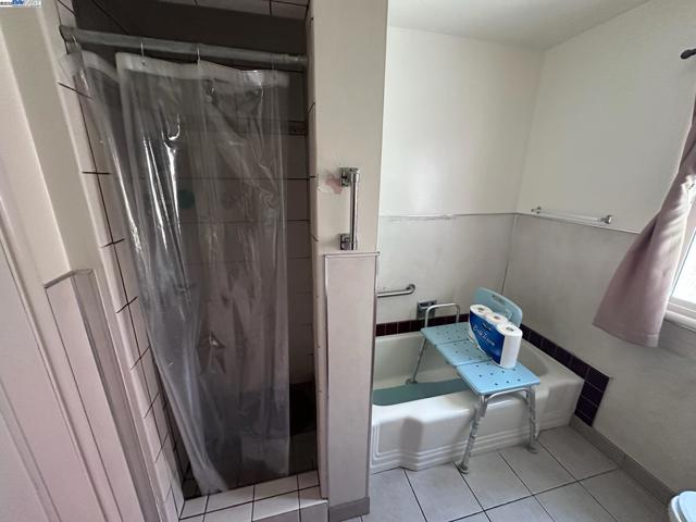 574 Juana Ave, San Leandro CA: https://media.crmls.org/mediaz/10be7a1e-91bd-40b7-a4a3-16ab5a4b14c9.jpg