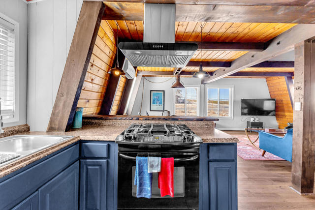 71915 Samarkand Drive, 29 Palms CA: https://media.crmls.org/mediaz/10beec98-e3db-4254-94f4-310c31f7e81d.jpg
