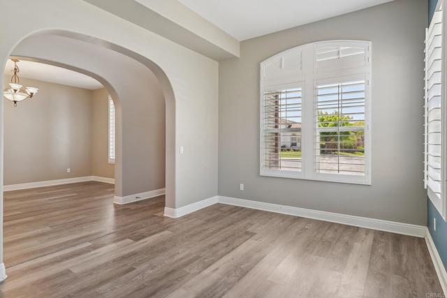 31332 Bluebeech Court, Temecula CA: https://media.crmls.org/mediaz/10bf16bf-d45d-4488-92c9-f5e6fa9b79f3.jpg