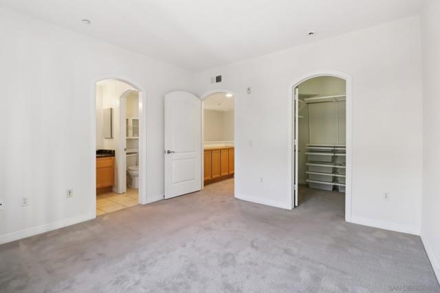 1501 India St, San Diego CA: https://media.crmls.org/mediaz/10bf77c0-6b0e-428f-b78f-f3516b0e5292.jpg