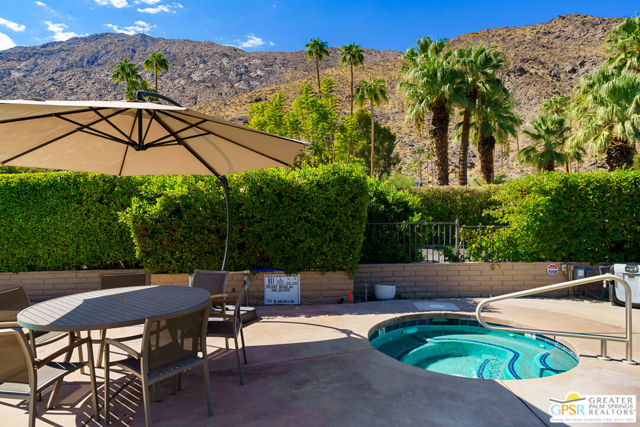555 W Arenas Road #6, Palm Springs, CA 92262