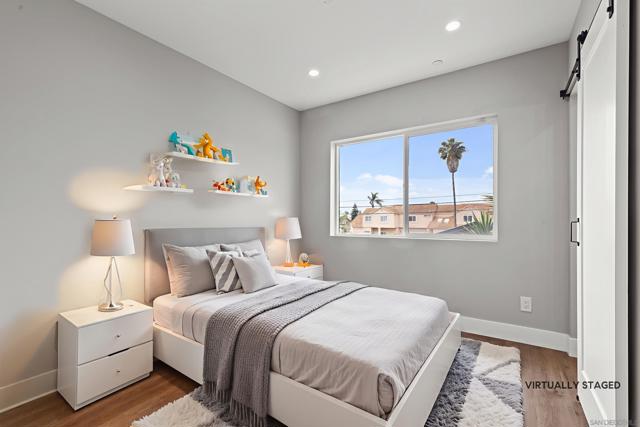 914 10th St, Imperial Beach CA: https://media.crmls.org/mediaz/10c0615a-fbfb-4d1f-a0d5-5fc9e4acda11.jpg