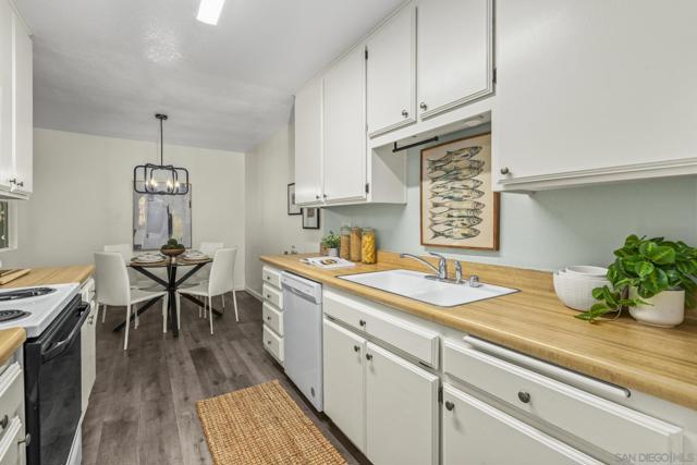 1017 S. Sunshine Ave, El Cajon CA: https://media.crmls.org/mediaz/10c09ce4-2074-4420-9b11-0e1ab304671d.jpg