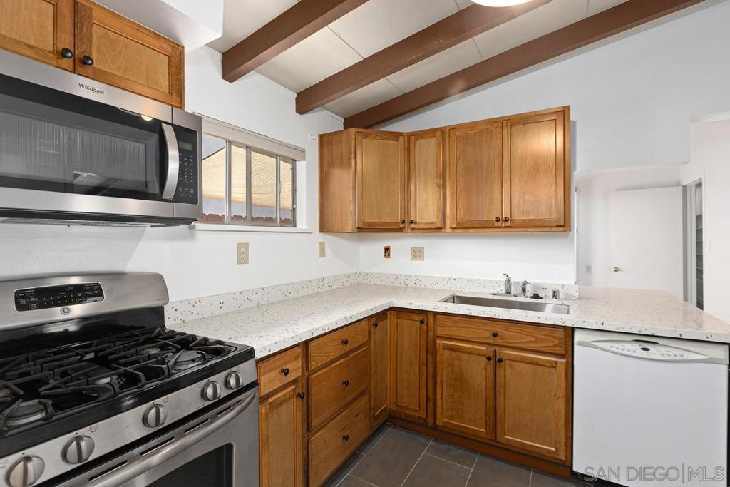 MLS #240021566SD image #6