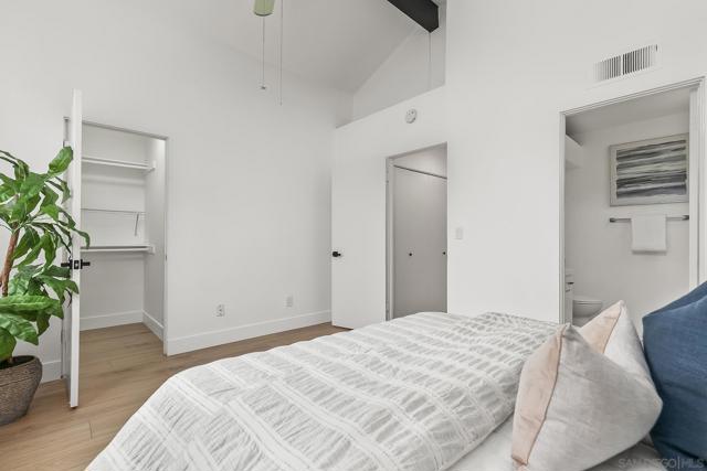 6422 CAMINITO LISTO, San Diego CA: https://media.crmls.org/mediaz/10c1c29f-d462-4580-8efb-c8a7a42d9822.jpg