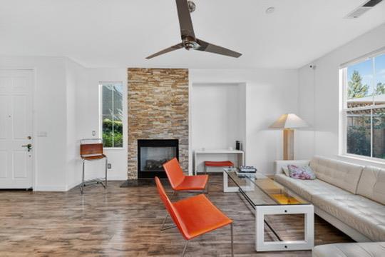 7902 Kipling Circle, Gilroy CA: https://media.crmls.org/mediaz/10c26526-1dd5-4b91-bccd-b0916e03fde3.jpg