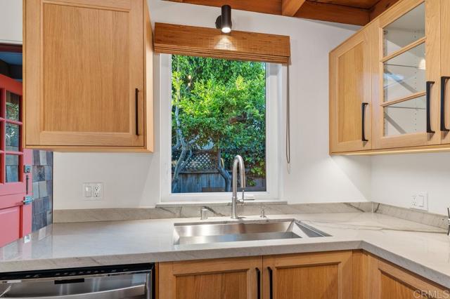 Detail Gallery Image 7 of 62 For 2034 36 Mackinnon Ave, Cardiff By The Sea,  CA 92007 - 5 Beds | 4 Baths