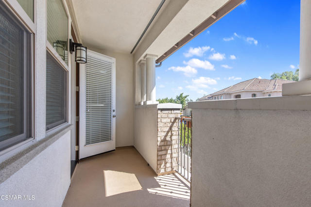 89 Jensen Court, Thousand Oaks CA: https://media.crmls.org/mediaz/10c3e6d4-b20d-42d8-a2a9-036499671c09.jpg