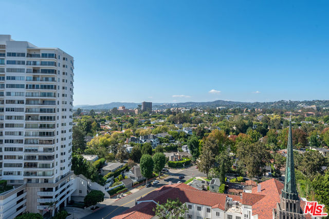 10490 Wilshire Boulevard, Los Angeles CA: https://media.crmls.org/mediaz/10c3f866-245a-4d10-85d5-8dc40034aed1.jpg